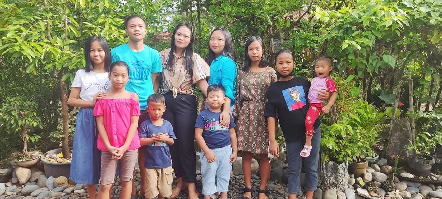 Neil Anthony R. Adame hanging out with cousins
